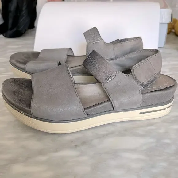 Eileen Fisher Gray Leather Somer Sandals - Picture 2 of 10